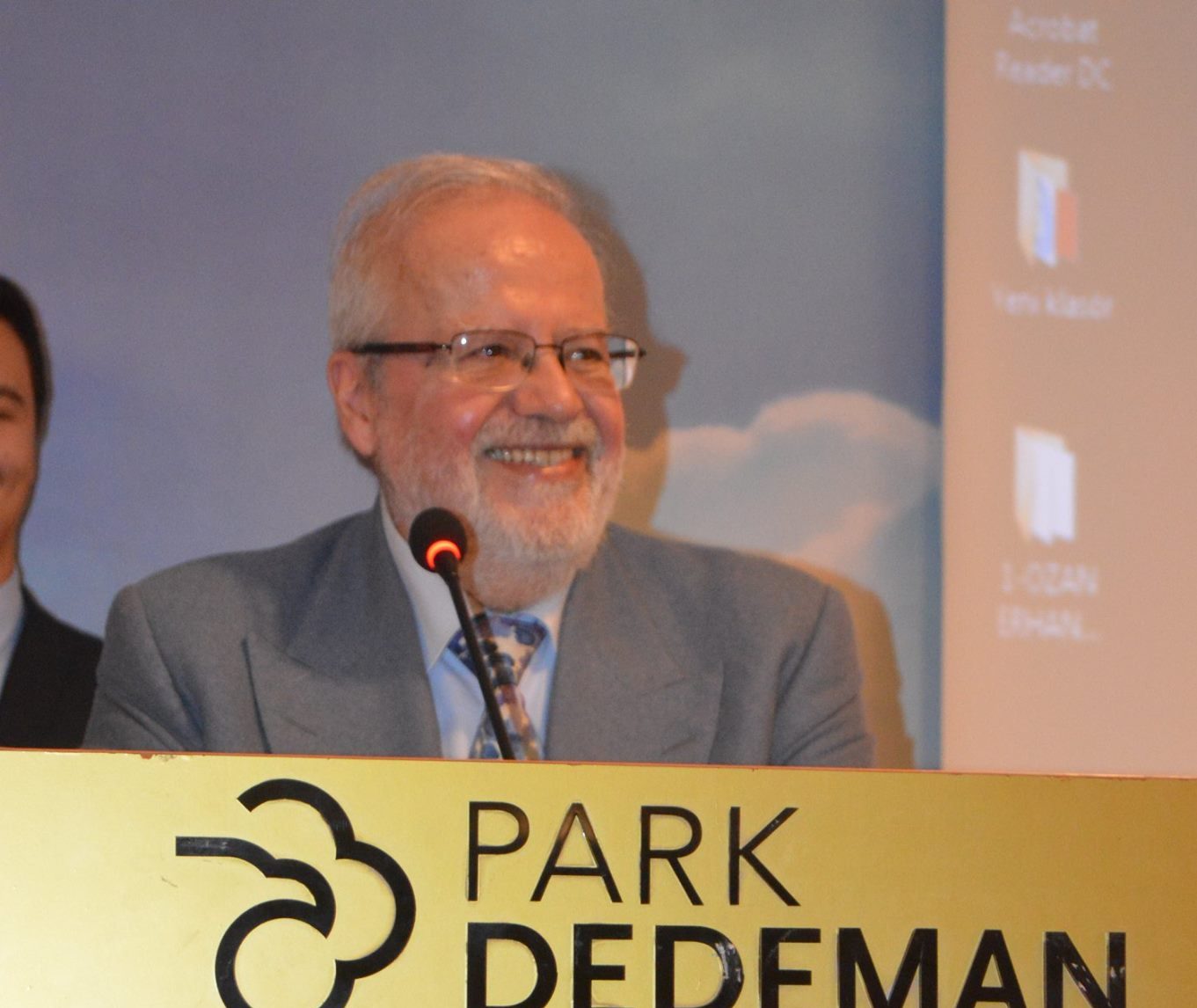 DUDAKLARINDA AYNI TÜRKÜ: TANRI KORUSUN TÜRK’Ü