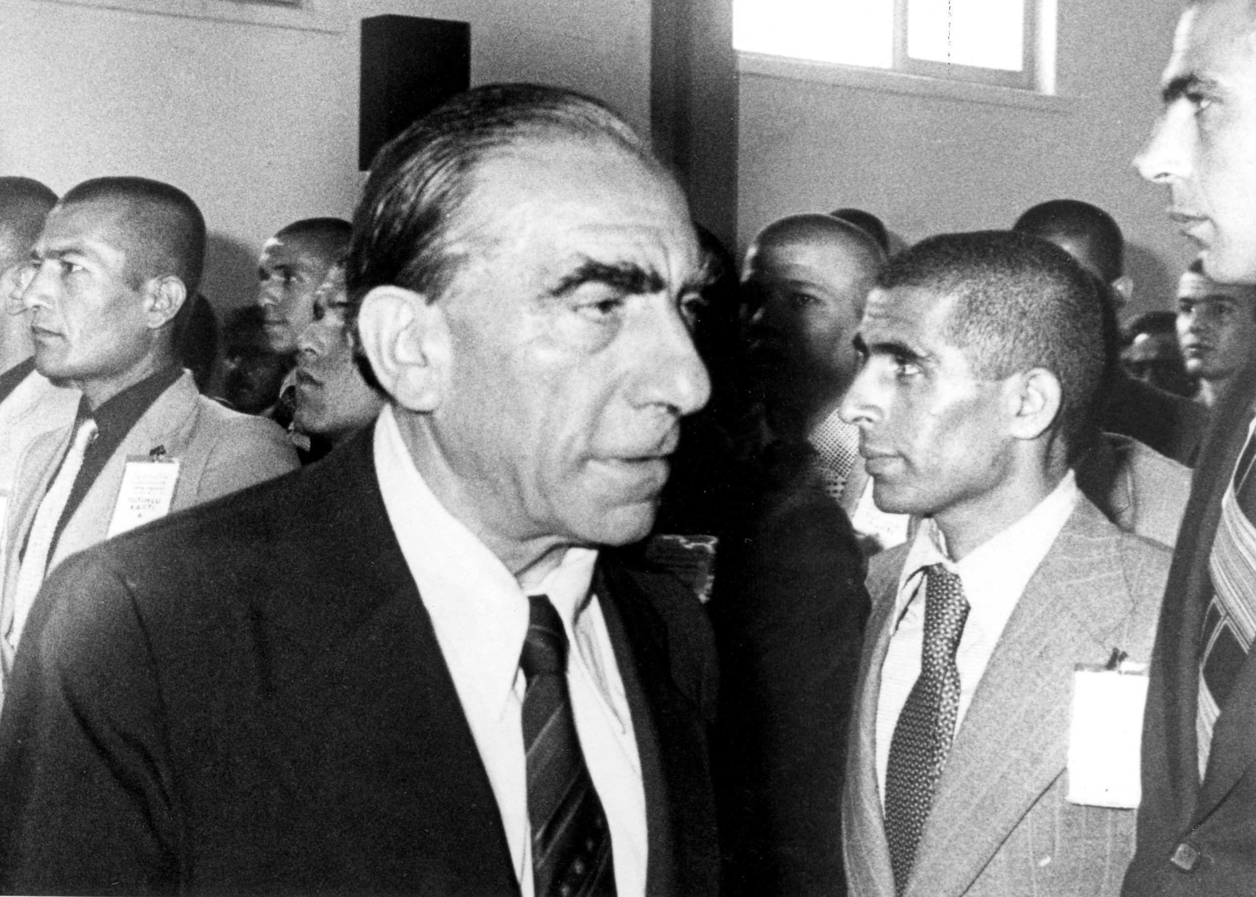 TÜRK GENCİ ÜLKÜSÜNÜ ÖĞRENECEK