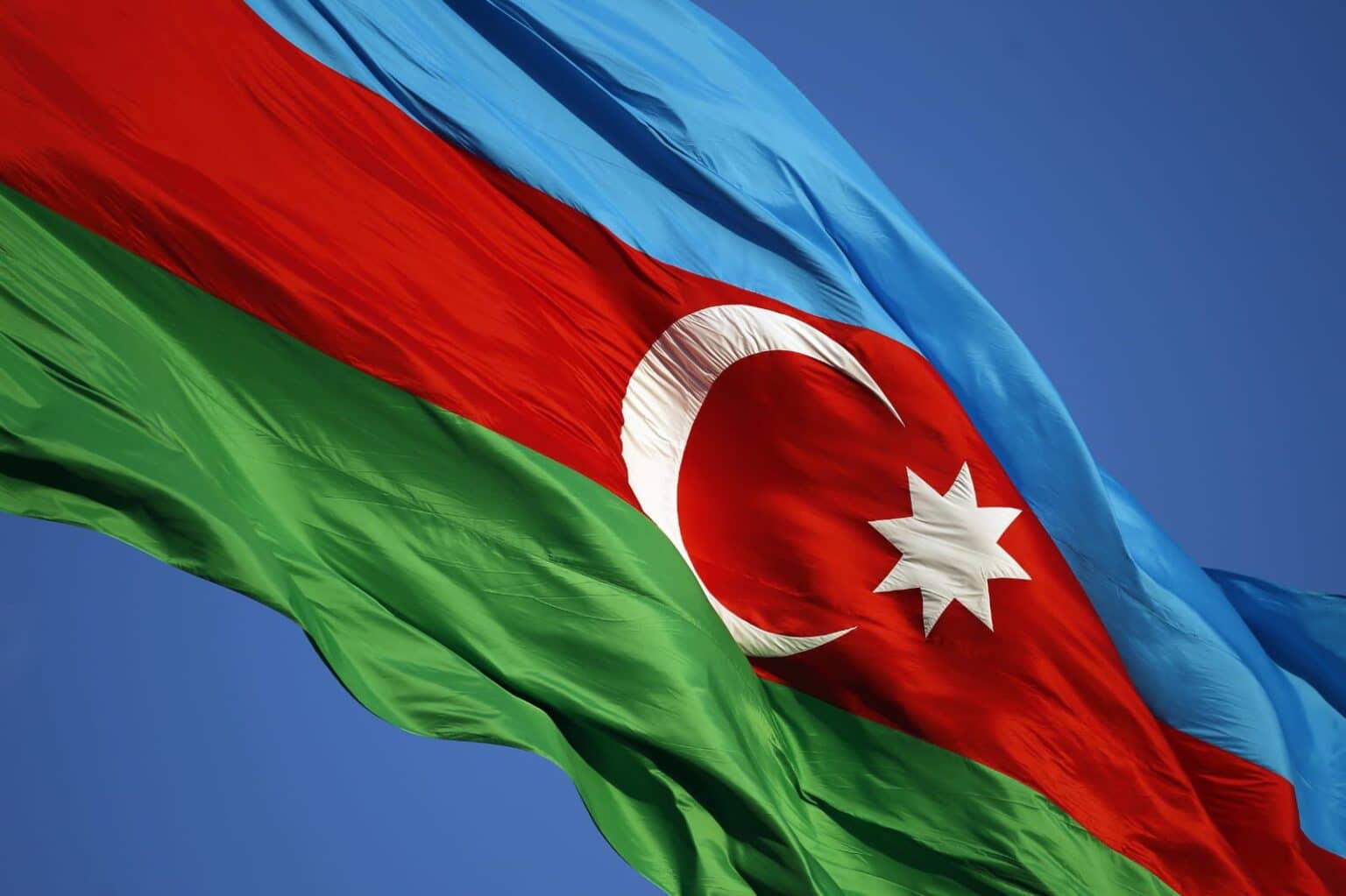 AYRILIĞIN TÜRKÜSÜ: AZERBAYCAN’IN ASIRLIK HASRETİ